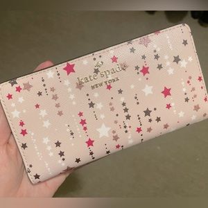 Kate Spade Large Bifold Wallet Brand New with Tag still on.